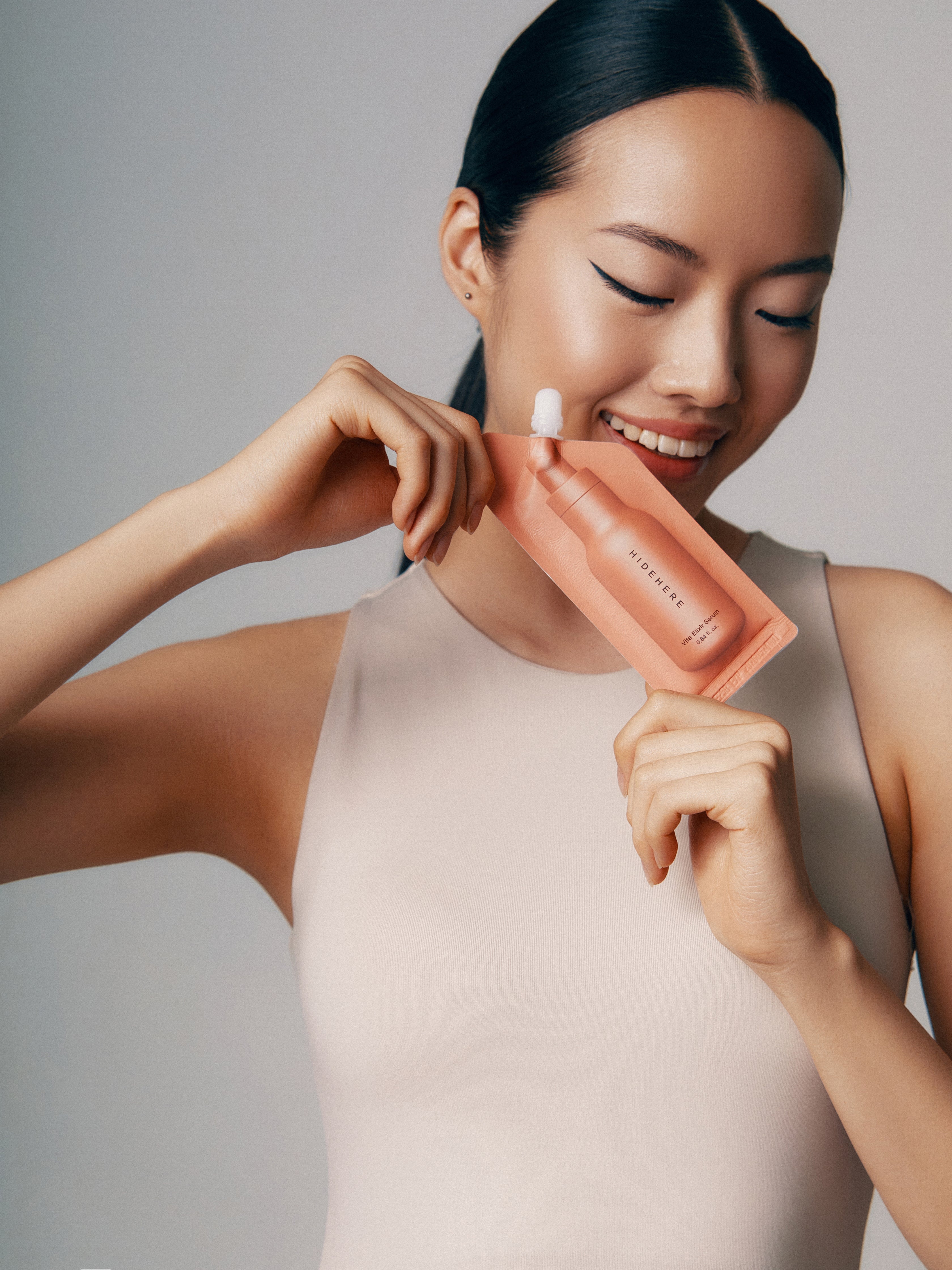 HIDEHERE Siero Viso Illuminante con Vitamina C 25 ml #4